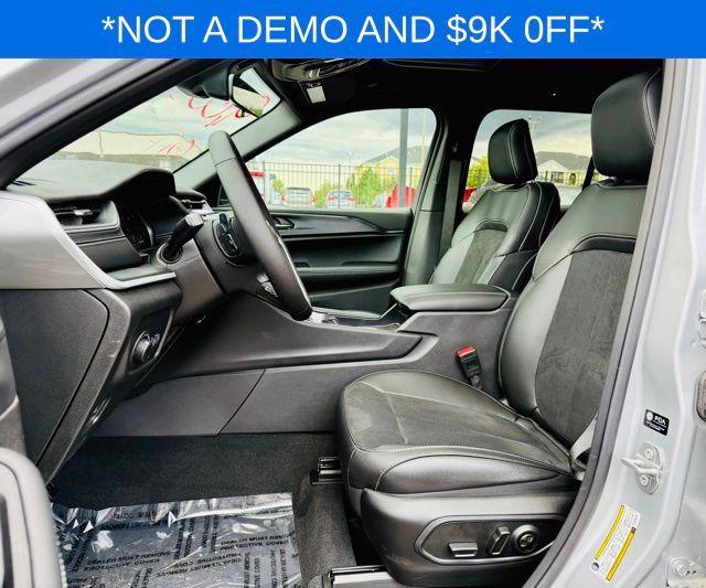 new 2025 Jeep Grand Cherokee car, priced at $37,530