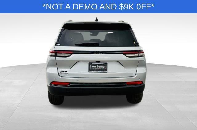 new 2025 Jeep Grand Cherokee car, priced at $37,530