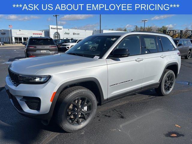 new 2025 Jeep Grand Cherokee car, priced at $39,530