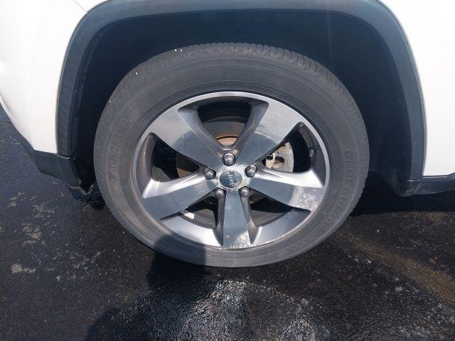 used 2015 Jeep Grand Cherokee car, priced at $12,995