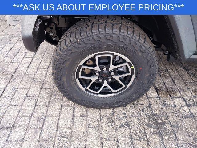 new 2025 Jeep Gladiator car, priced at $46,375