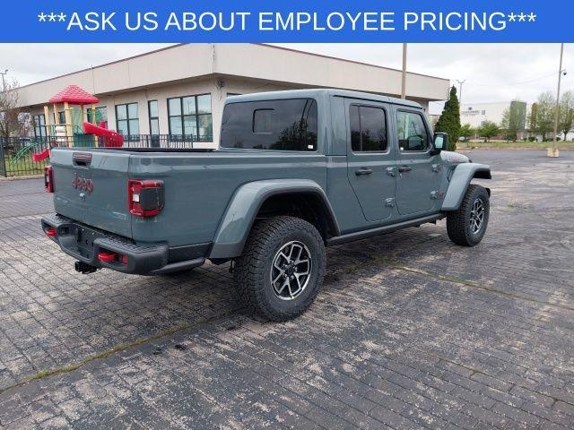 new 2025 Jeep Gladiator car, priced at $46,375