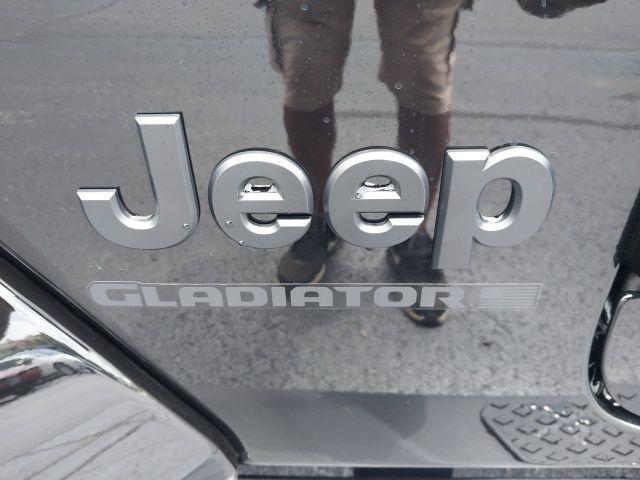 new 2025 Jeep Gladiator car, priced at $41,685