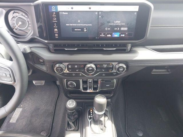new 2025 Jeep Gladiator car, priced at $41,685