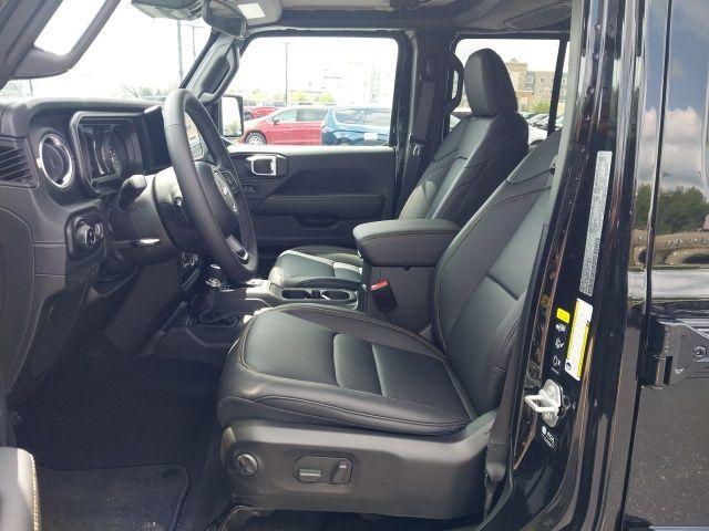 new 2025 Jeep Gladiator car, priced at $41,685