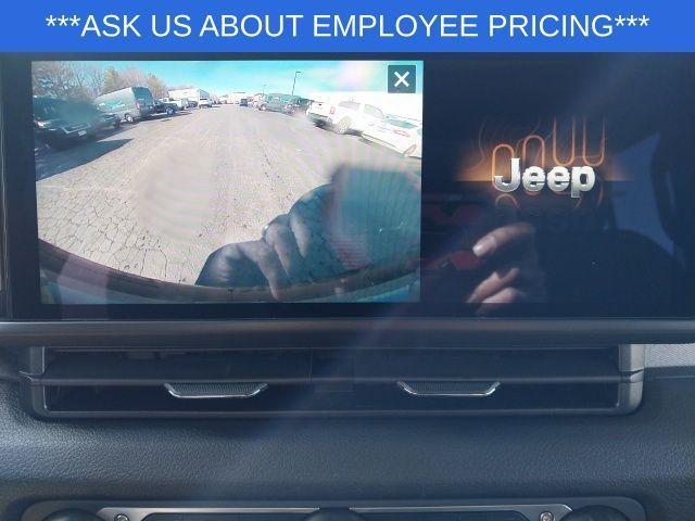 new 2025 Jeep Wrangler car, priced at $42,675