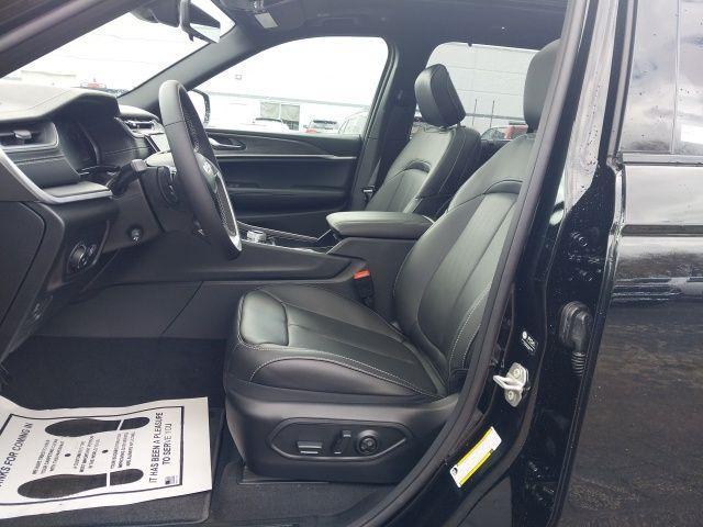 new 2025 Jeep Grand Cherokee car, priced at $45,935