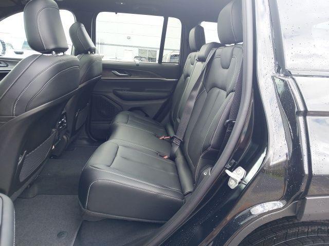 new 2025 Jeep Grand Cherokee car, priced at $45,935