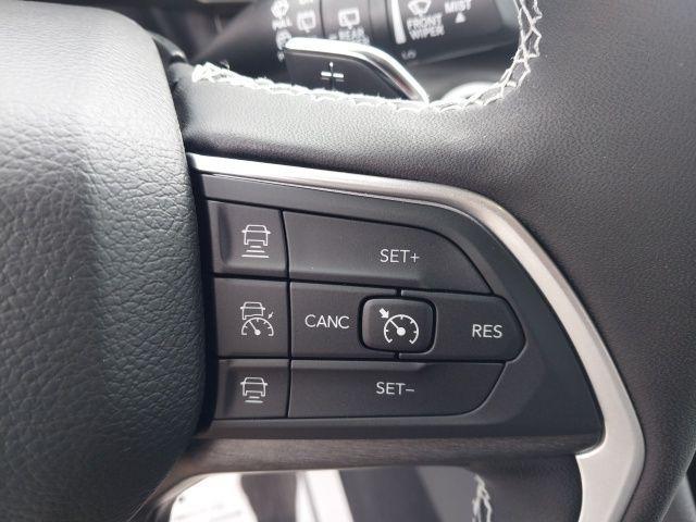 new 2025 Jeep Grand Cherokee car, priced at $45,935