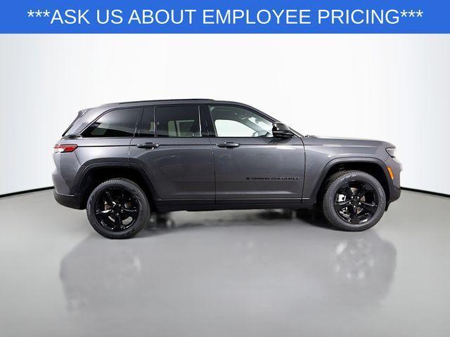 new 2025 Jeep Grand Cherokee car, priced at $49,149