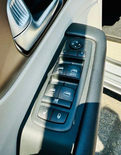 used 2018 Chrysler Pacifica car, priced at $15,495