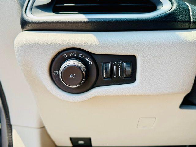 used 2018 Chrysler Pacifica car, priced at $15,495