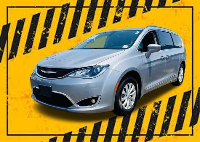 used 2018 Chrysler Pacifica car, priced at $15,495