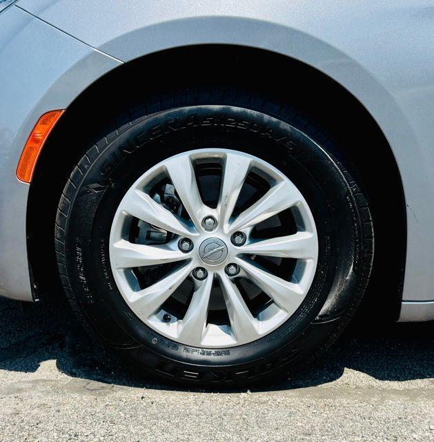 used 2018 Chrysler Pacifica car, priced at $15,495