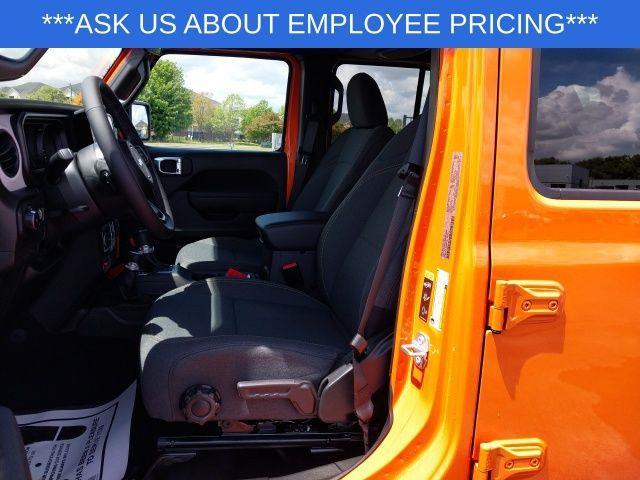 new 2025 Jeep Wrangler car, priced at $47,875