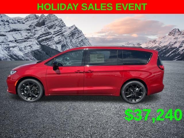 new 2024 Chrysler Pacifica car, priced at $37,240