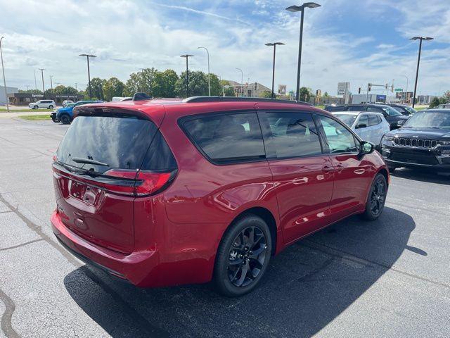 new 2024 Chrysler Pacifica car, priced at $37,740