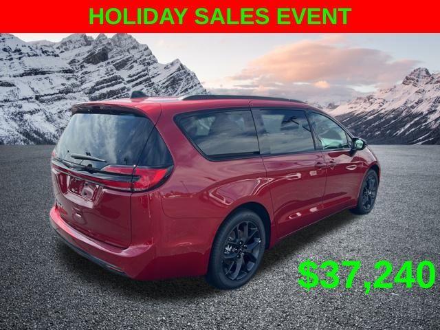 new 2024 Chrysler Pacifica car, priced at $37,240