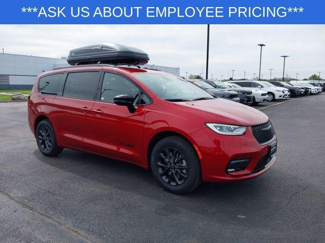 new 2025 Chrysler Pacifica car, priced at $48,120