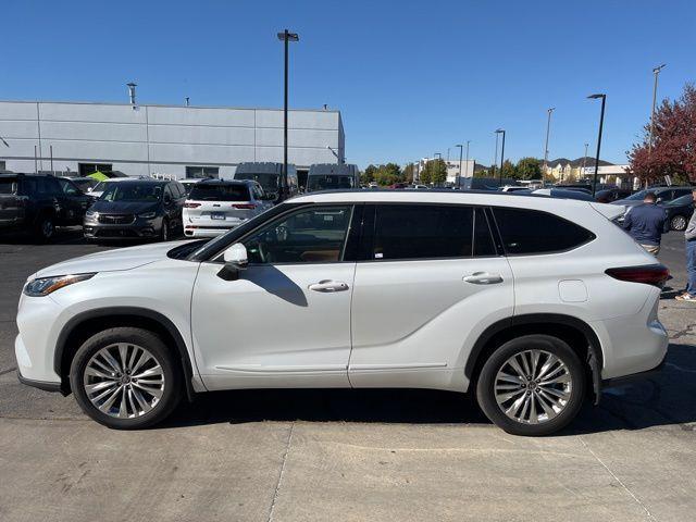 used 2023 Toyota Highlander car, priced at $42,495