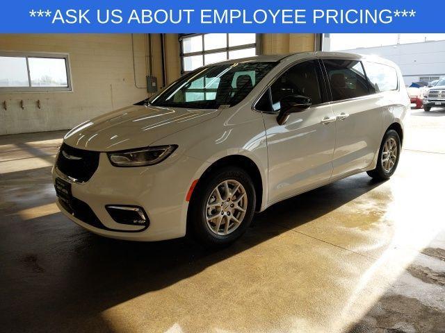 new 2025 Chrysler Pacifica car, priced at $41,145