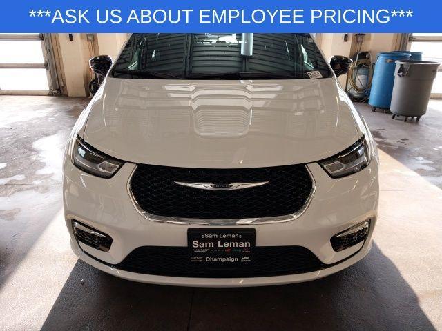 new 2025 Chrysler Pacifica car, priced at $41,145
