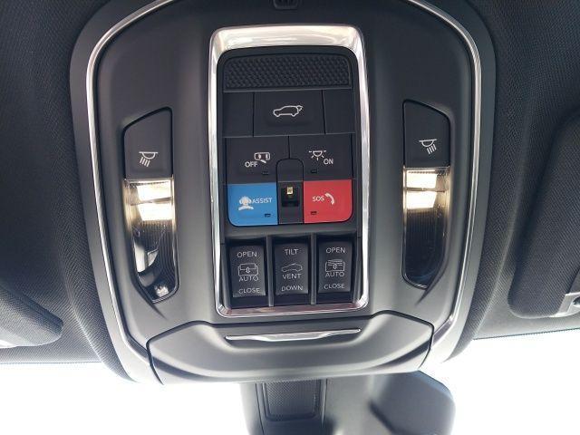 new 2025 Jeep Grand Cherokee car, priced at $45,935