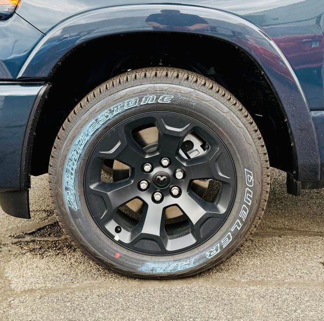 new 2025 Ram 1500 car, priced at $43,175