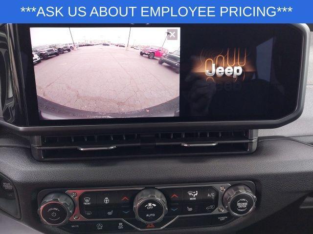 new 2025 Jeep Wrangler car, priced at $44,575