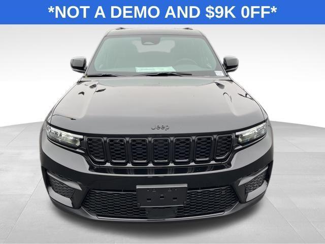 new 2025 Jeep Grand Cherokee car, priced at $37,530