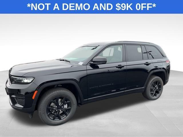 new 2025 Jeep Grand Cherokee car, priced at $37,530