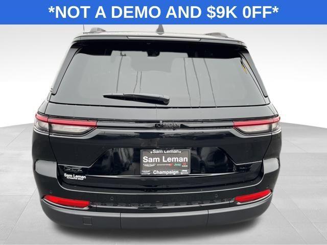 new 2025 Jeep Grand Cherokee car, priced at $37,530