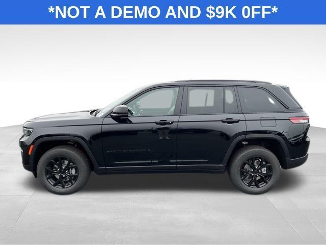 new 2025 Jeep Grand Cherokee car, priced at $37,530