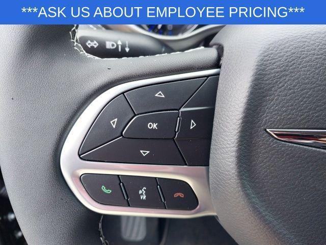 new 2025 Chrysler Pacifica car, priced at $39,445