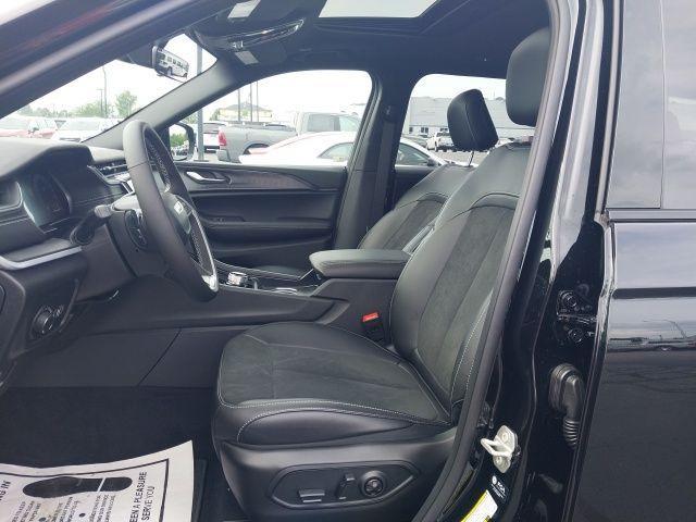 new 2025 Jeep Grand Cherokee L car, priced at $42,725