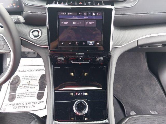 new 2025 Jeep Grand Cherokee L car, priced at $42,725