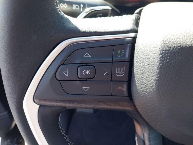 new 2025 Jeep Grand Cherokee car, priced at $43,010