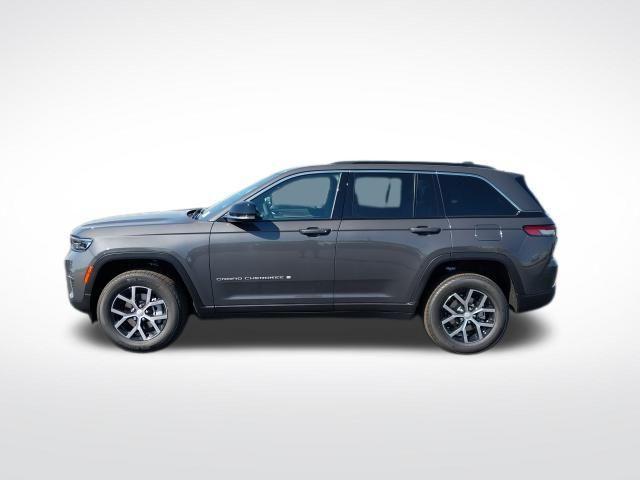 new 2025 Jeep Grand Cherokee car, priced at $43,010