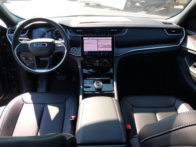 new 2025 Jeep Grand Cherokee car, priced at $43,010