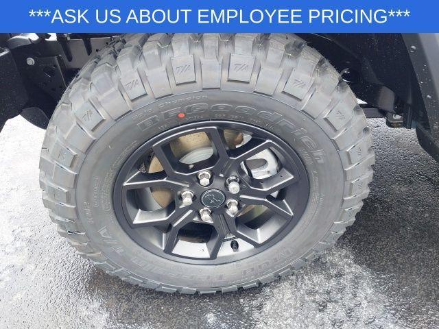 new 2025 Jeep Gladiator car, priced at $42,685