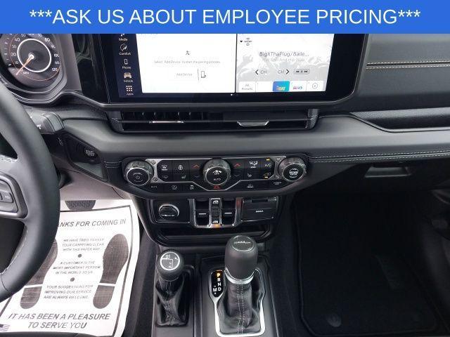 new 2025 Jeep Gladiator car, priced at $42,685