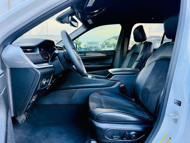 used 2024 Jeep Grand Cherokee car, priced at $34,995