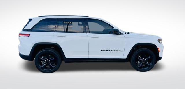 used 2024 Jeep Grand Cherokee car, priced at $34,995