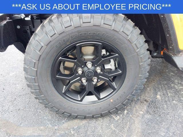 new 2025 Jeep Gladiator car, priced at $42,985