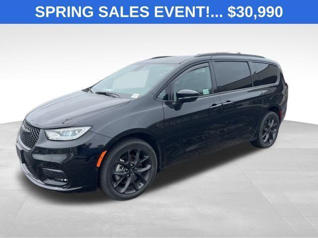 used 2022 Chrysler Pacifica car, priced at $30,990