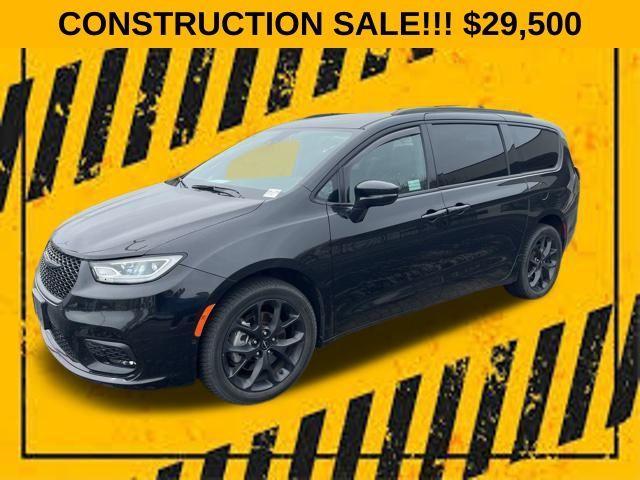 used 2022 Chrysler Pacifica car, priced at $29,500