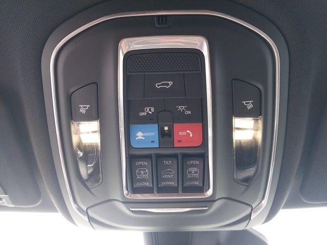 new 2025 Jeep Grand Cherokee car, priced at $43,125