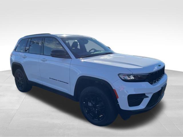 new 2025 Jeep Grand Cherokee car, priced at $38,935