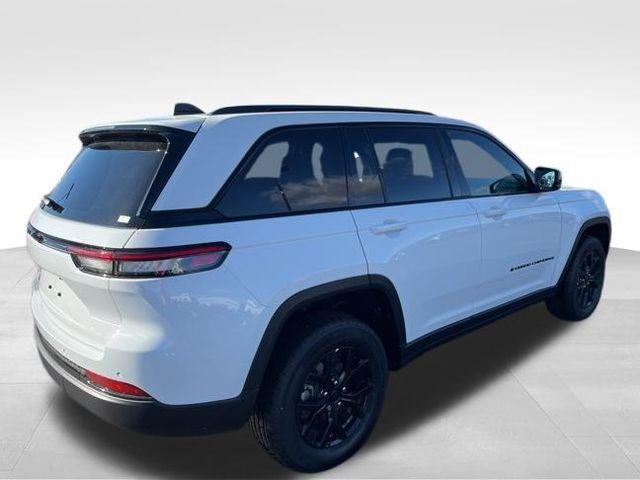 new 2025 Jeep Grand Cherokee car, priced at $38,935