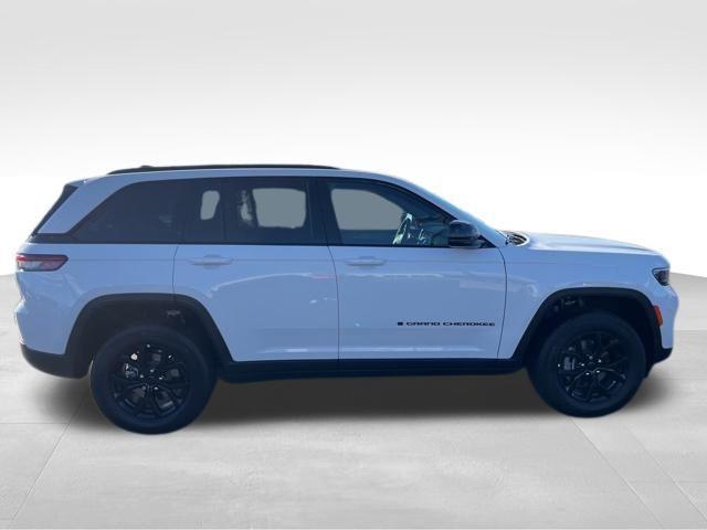 new 2025 Jeep Grand Cherokee car, priced at $38,935